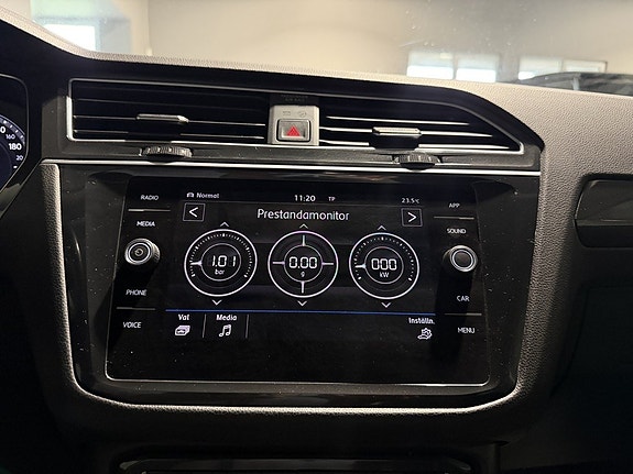 Volkswagen Tiguan 22 of 30