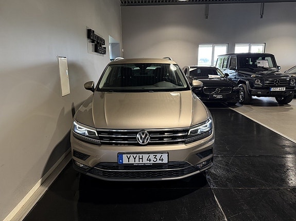 Volkswagen Tiguan 5 of 30