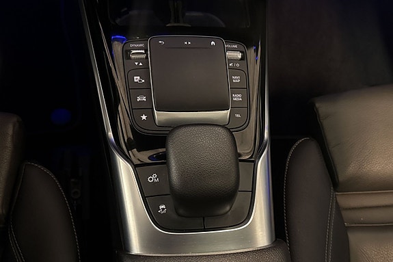 Mercedes-Benz CLA35 24 of 30