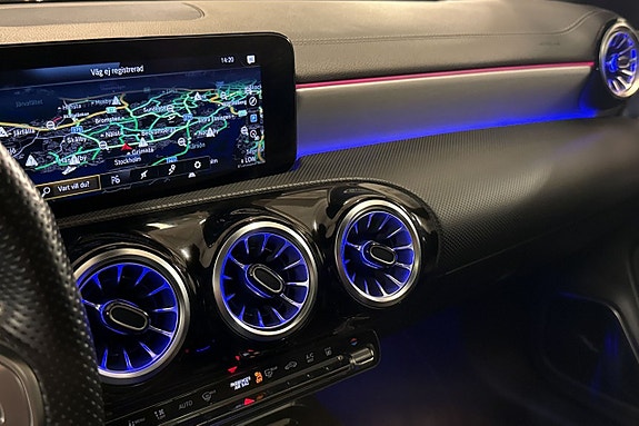 Mercedes-Benz CLA35 21 of 30