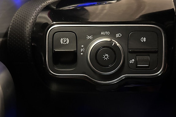 Mercedes-Benz CLA35 20 of 30