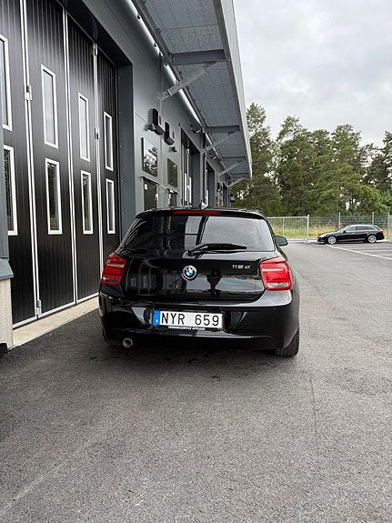 BMW 116d 6 of 13