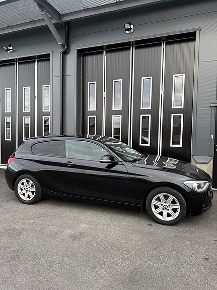 BMW 116d 4 of 13