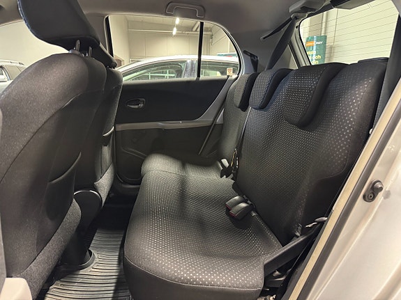 Toyota Yaris 14 of 15