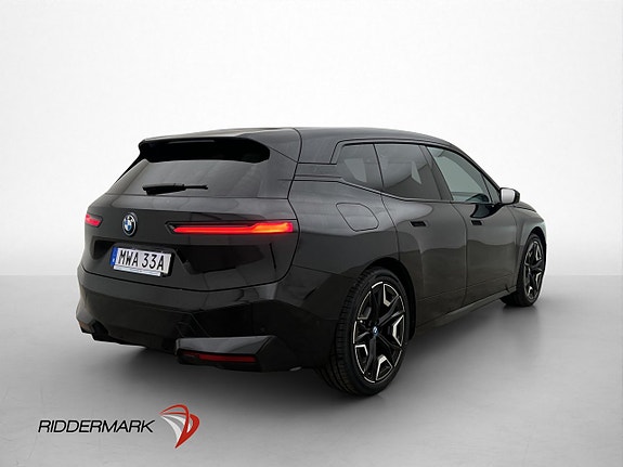 BMW iX 9 of 30