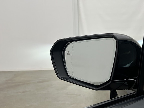 BMW iX 11 of 30