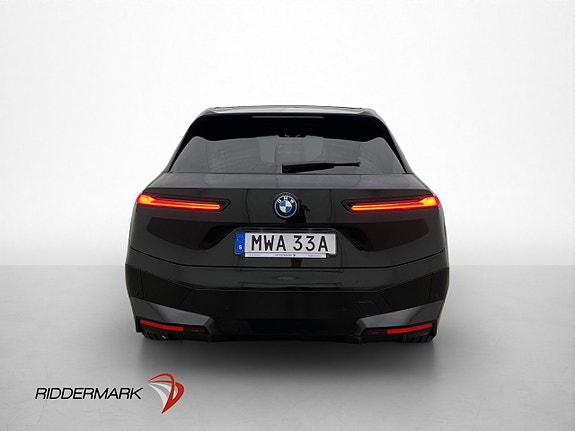 BMW iX 8 of 30