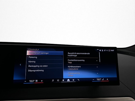 BMW iX 30 of 30