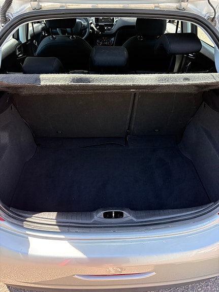 Peugeot 208 15 of 15