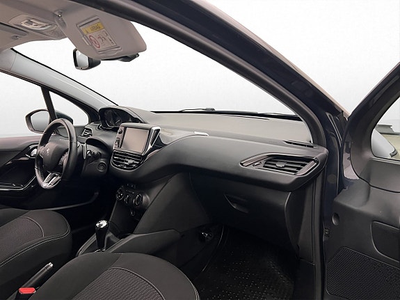 Peugeot 208 13 of 28