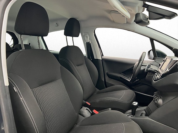 Peugeot 208 12 of 28