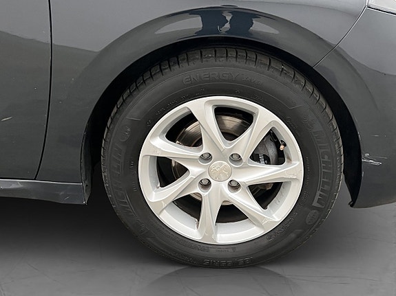 Peugeot 208 27 of 28