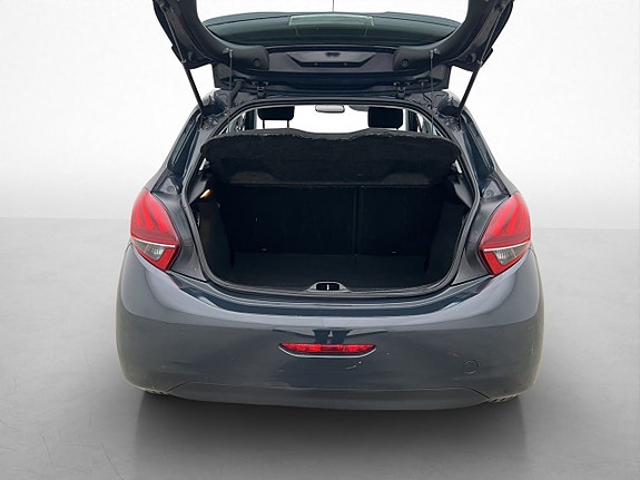 Peugeot 208 24 of 28