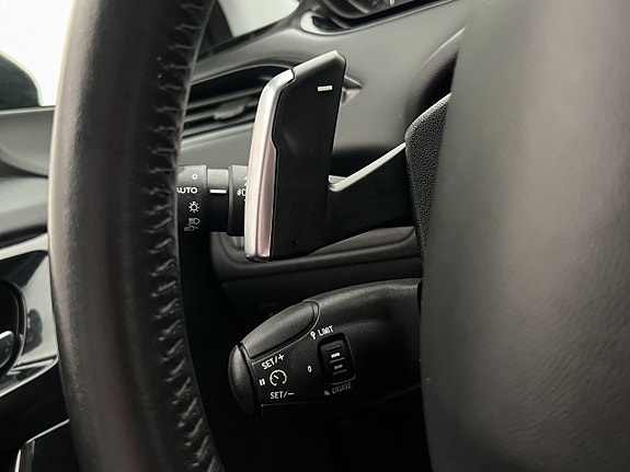 Peugeot 208 23 of 28