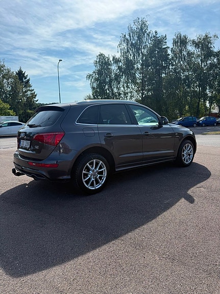 Audi Q5 4 of 17