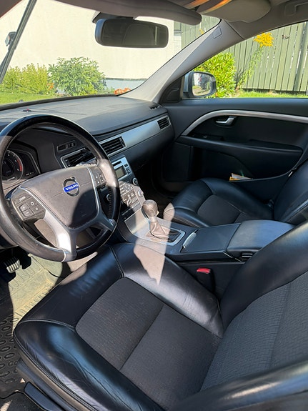Volvo V70 6 of 7