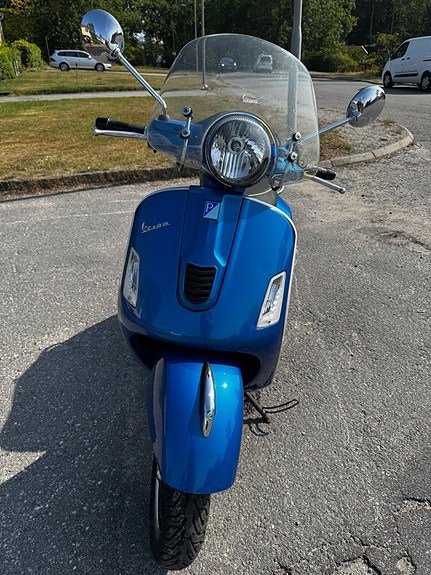 Vespa GTS 300 4 of 4