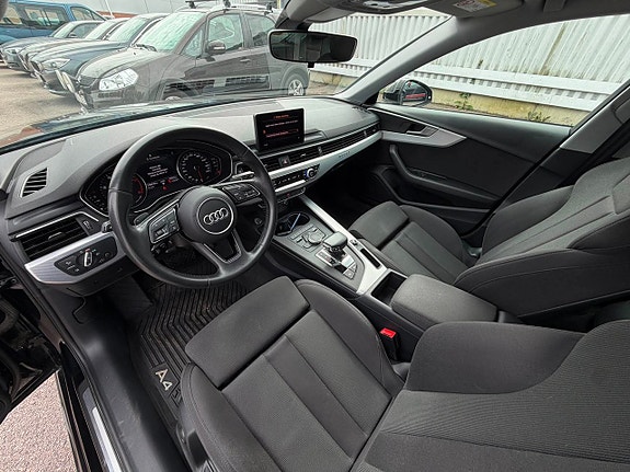 Audi A4 11 of 30