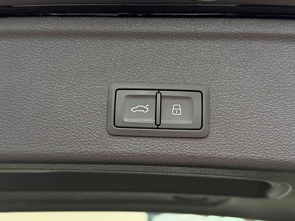 Audi A4 8 of 30