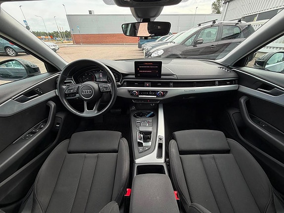 Audi A4 9 of 30
