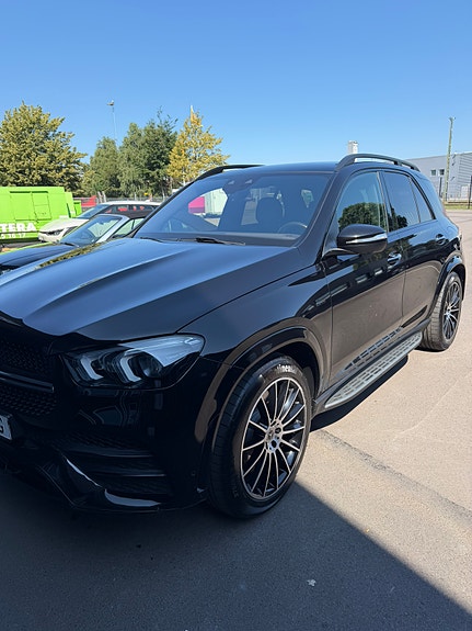Mercedes-Benz GLE350 de 2 of 14