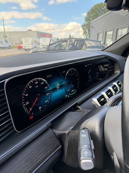 Mercedes-Benz GLE350 de 8 of 14
