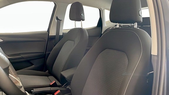 Seat Arona 8 of 12