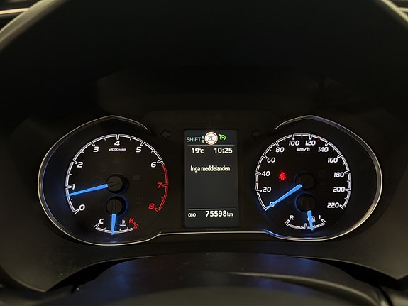 Toyota Yaris 17 of 30