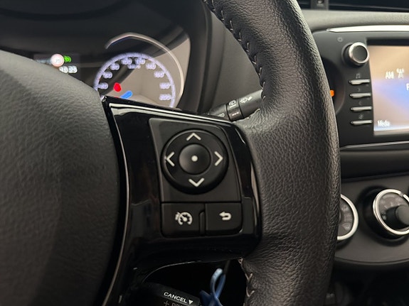 Toyota Yaris 19 of 30