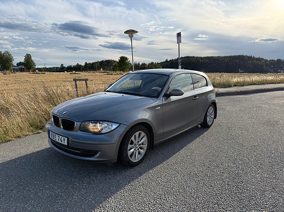 BMW 118i 2 of 7
