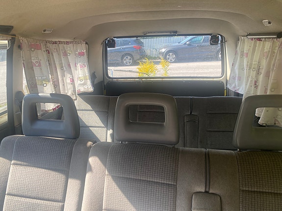 Volkswagen Caravelle 8 of 10