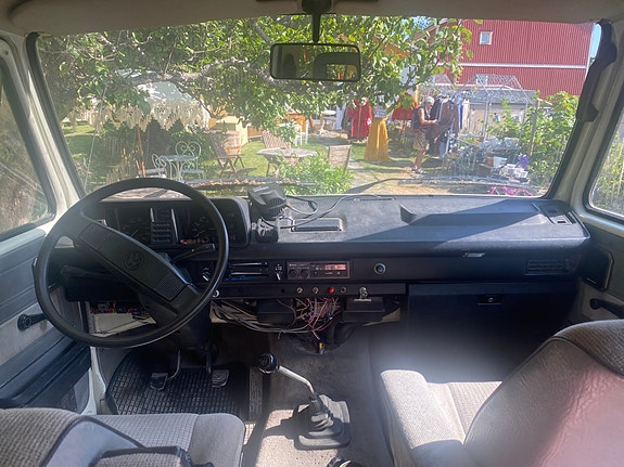 Volkswagen Caravelle 5 of 10
