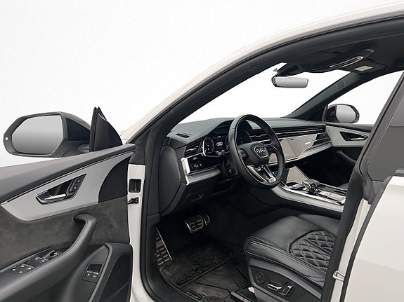 Audi Q8 11 of 30