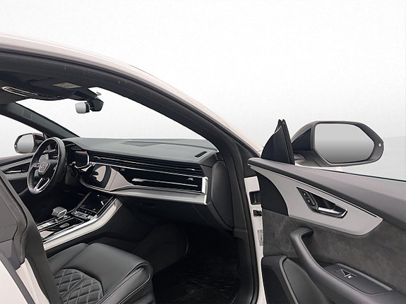 Audi Q8 16 of 30
