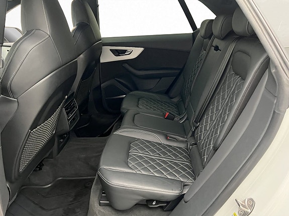 Audi Q8 17 of 30