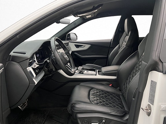 Audi Q8 12 of 30