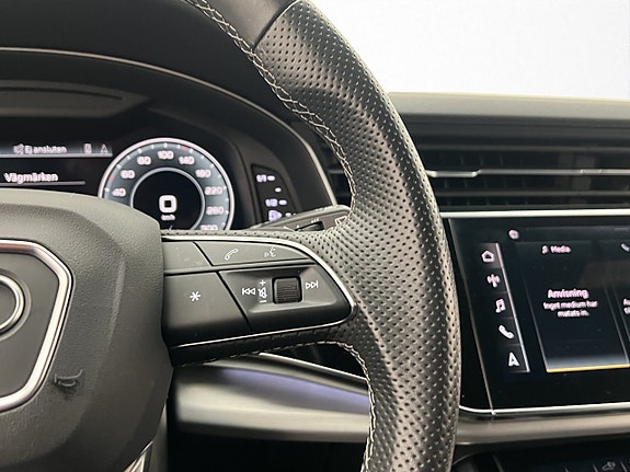 Audi Q8 20 of 30
