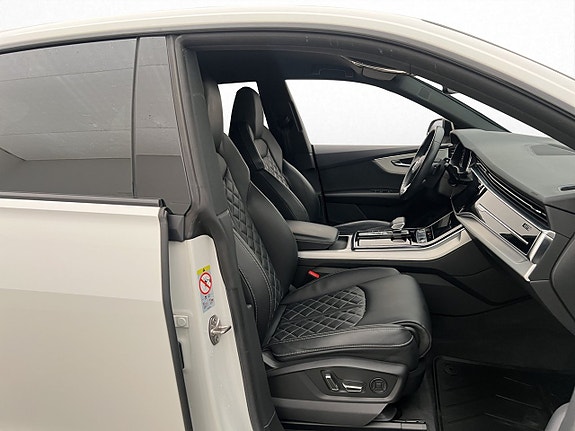 Audi Q8 15 of 30