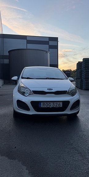 Kia Rio 2 of 5