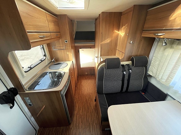 Bürstner Nexxo Family A645, våningssäng, 6 åkande, 3500 kg 9 of 20