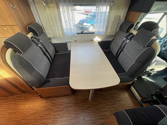 Bürstner Nexxo Family A645, våningssäng, 6 åkande, 3500 kg 3 of 20