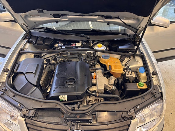 Volkswagen Passat 9 of 12
