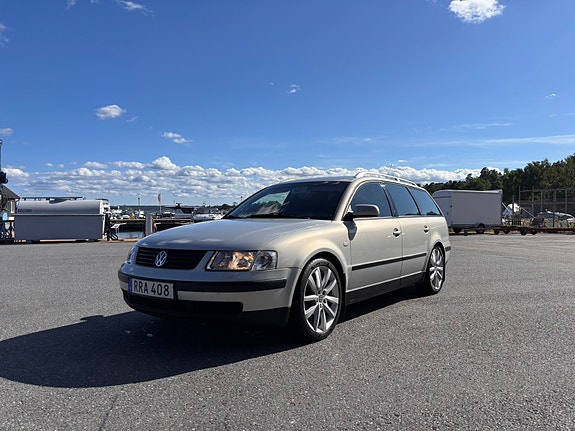 Volkswagen Passat 11 of 12