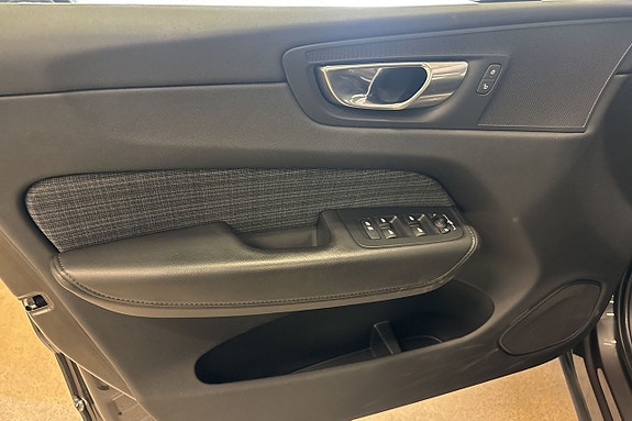 Volvo XC60 11 of 20