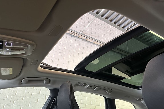 Volvo XC60 13 of 20