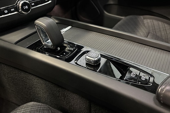 Volvo XC60 15 of 20