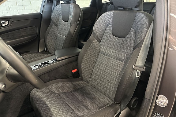 Volvo XC60 12 of 20