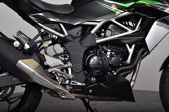 Kawasaki Z125 SPORT PACK 10 of 19