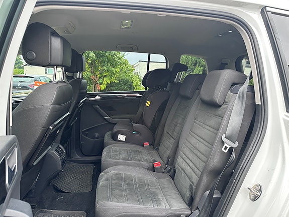 Volkswagen Touran 7 of 7