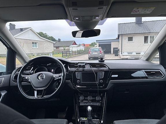 Volkswagen Touran 6 of 7